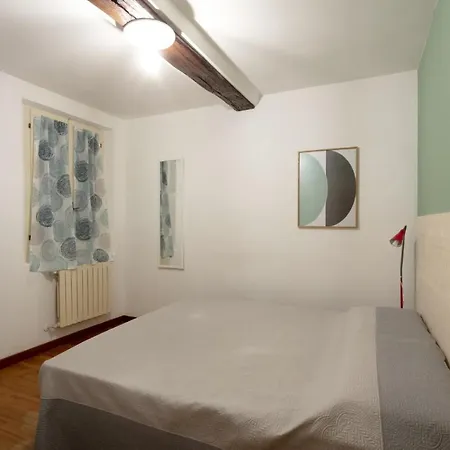 アパート Rua Freda