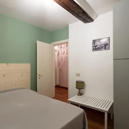 Apartamento Rua Freda Modena